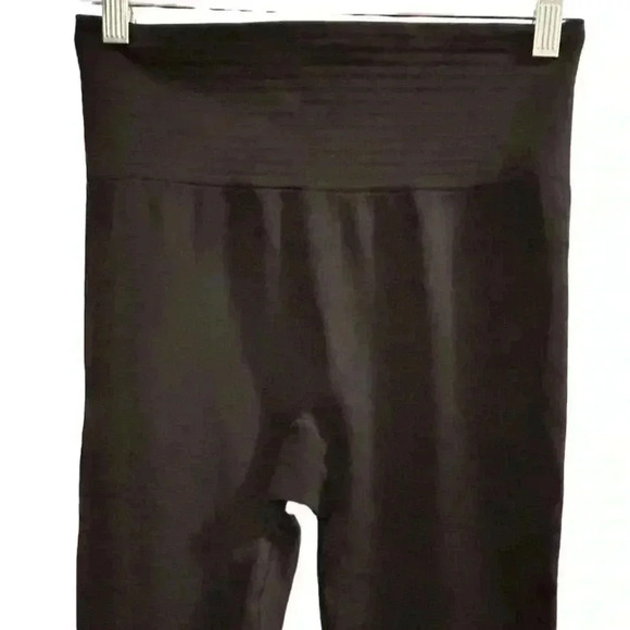 Athleta Women's High Waist Ribbed Knit Leggings Black Size S Ankle Length flawed - Picture 2 of 16